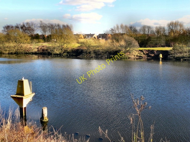Photo 6"x4" Manchester Ship Canal Cadishead c2011
