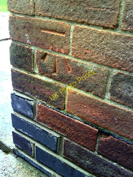 Photo 6"x4" Benchmark on #97 Windsor Road Swindon\/SU1685 c2011