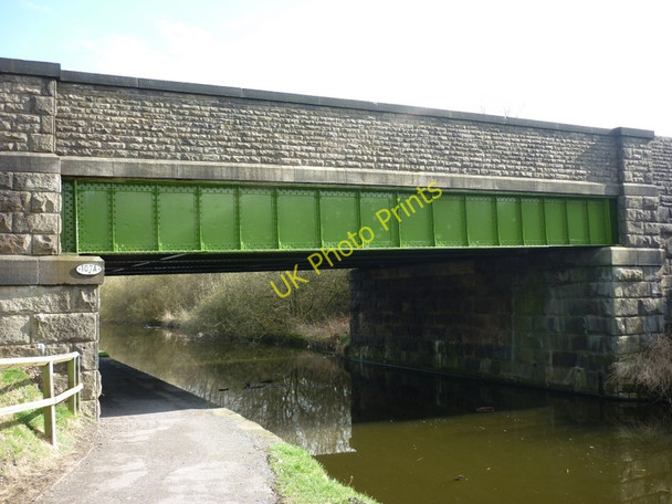 Photo 6"x4" Leeds and Liverpool Canal Bridge #107A Rishton c2011