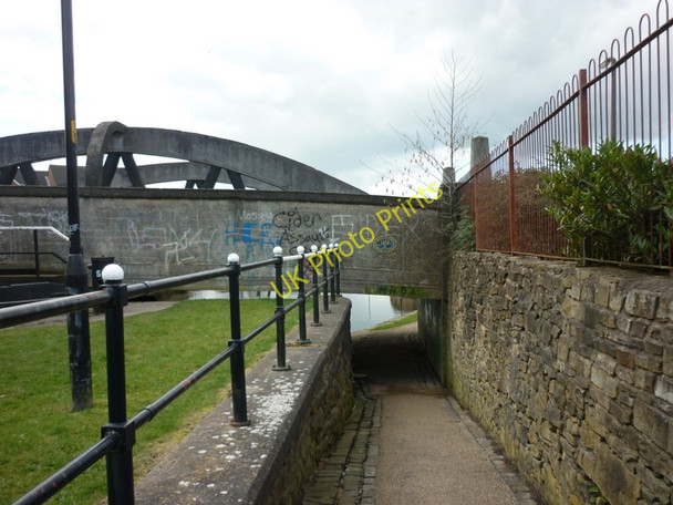 Photo 6"x4" Leeds and Liverpool Canal Bridge #99A Blackburn\/SD6827 c2011