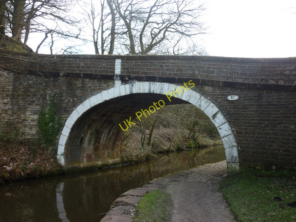 Photo 6"x4" Leeds and Liverpool Canal Bridge #87 Higher Wheelton c2011