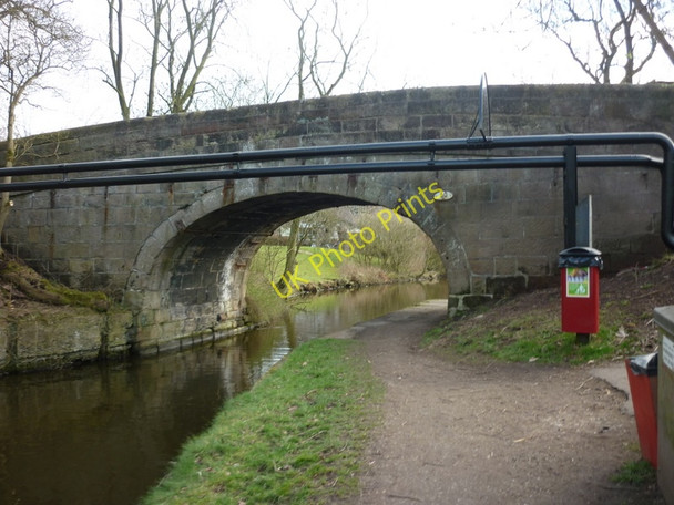 Photo 6"x4" Leeds and Liverpool Canal Bridge #80 Johnson's Hillock c2011