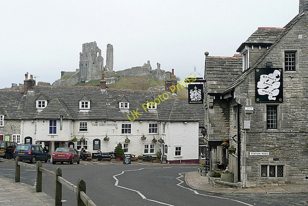 Photo 6"x4" The Greyhound at Corfe Corfe Castle c2011
