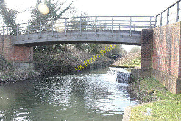 Photo 6"x4" Looking through Towney Bridge Ufton Green c2011