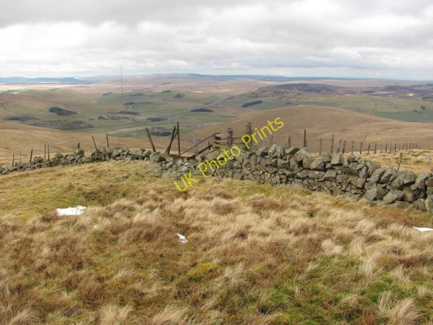 Photo 6"x4" Fence junction, Tewgill Hill Midlock c2011