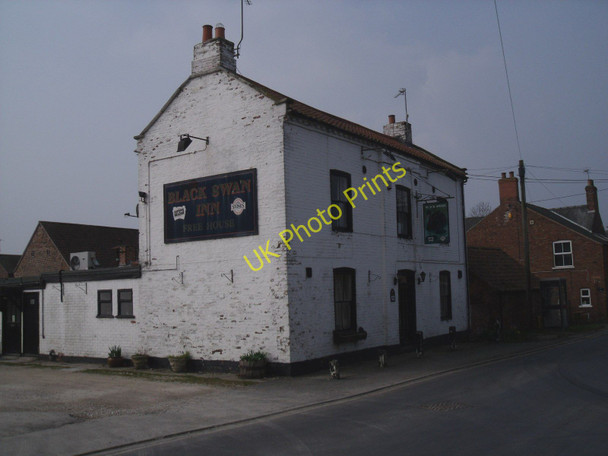 Photo 6"x4" Black Swan Inn, Asselby Asselby c2011