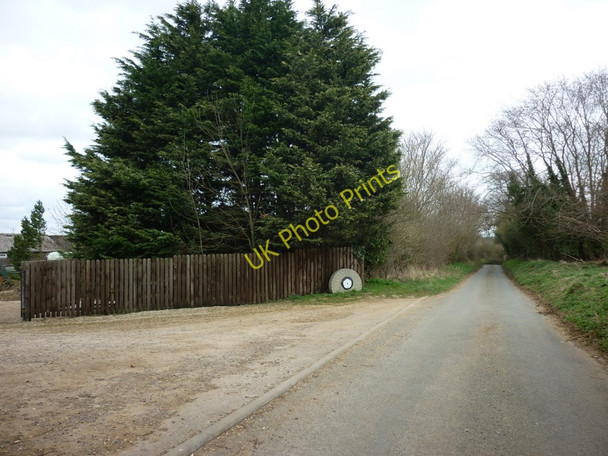 Photo 6"x4" Low Lane at Mill House Farm, east of Westow Westow c2011