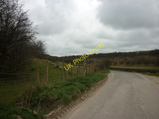 Photo 6"x4" A bridleway to Cottam airfield (disused) and Kilham Garton-on-the-Wolds c2011