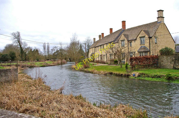 Photo 6"x4" Houses overlooking the River Coln Fairford c2011