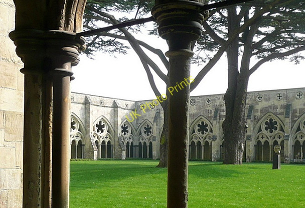 Photo 6"x4" Cathedral cloisters Salisbury c2011