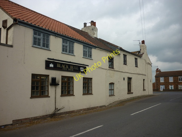 Photo 6"x4" The Black Bull, from Crow Tree Bank Hatfield Chase c2011