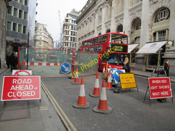 Photo 6"x4" Roadworks in Threadneedle Street London c2011