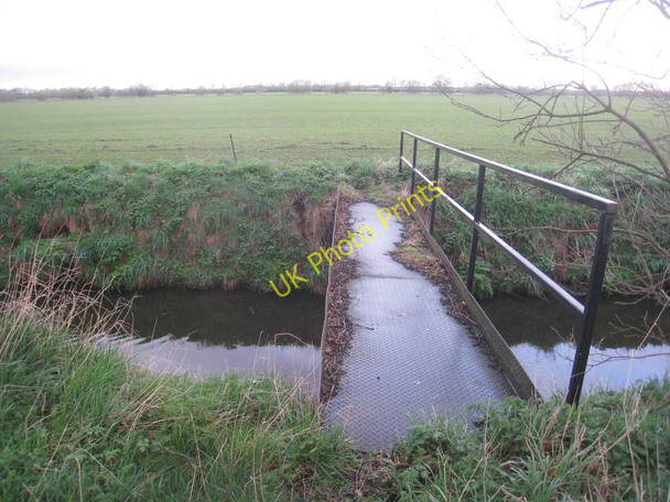 Photo 6"x4" Footbridge across Snell Drain Woodside\/SE7103 c2011
