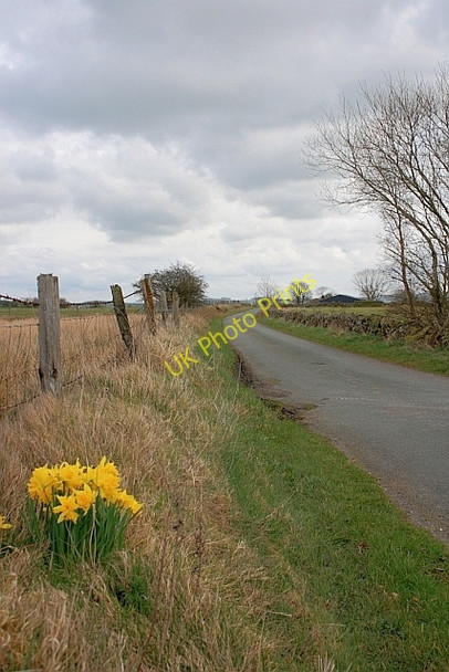 Photo 6"x4" Road to Kirkham Yard Farm Hayes\/SK0860 c2011