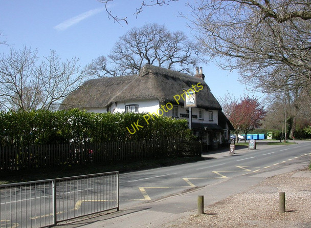 Photo 6"x4" Bransgore, The Three Tuns Bransgore c2011
