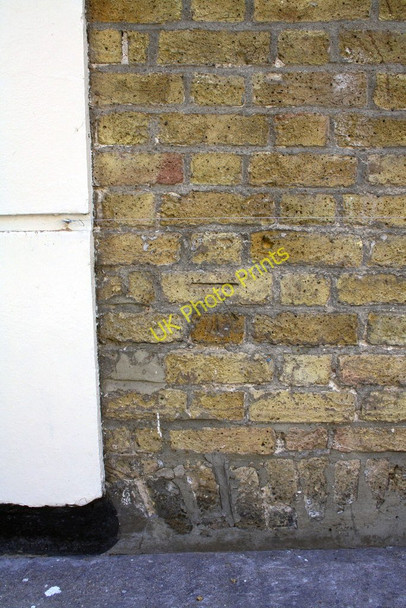 Photo 6"x4" Benchmark on wall of Portsea Place at junction with #17 Connaught Square Westminster c2011