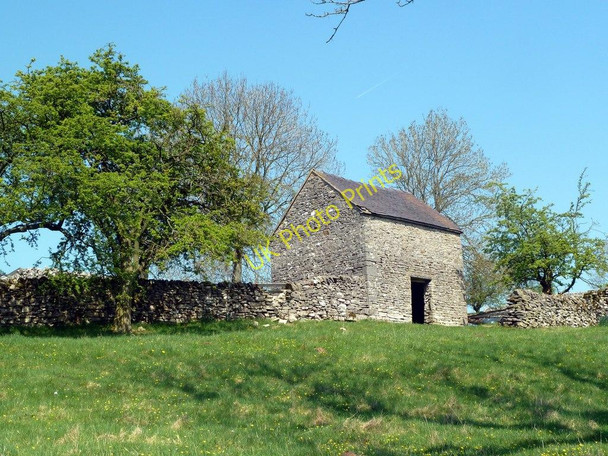 Photo 6"x4" Small barn on the road to Alstonefield Alstonefield c2011