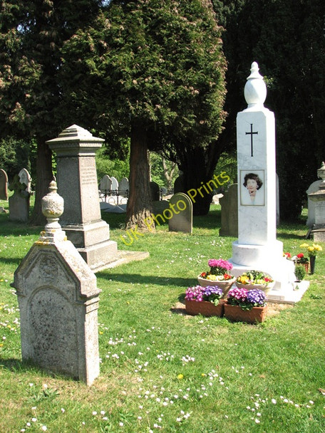 Photo 6"x4" Ipswich Old Cemetery Ipswich c2011