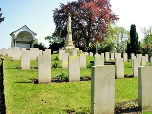 Photo 6"x4" Ipswich Old Cemetery - WWI graves Ipswich c2011