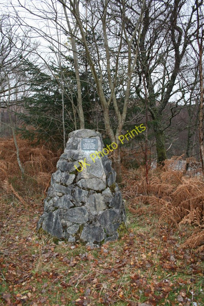 Photo 6"x4" Roadside Cairn near Roybridge Roybridge c2008