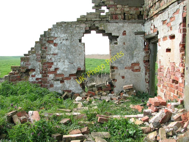 Photo 6"x4" The remains of Lockgate Farm Burgh Castle\/TG4804 c2011 P1