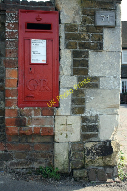 Photo 6"x4" Benchmark on gatepost at entrance to #71 Tilehurst Road Reading c2011