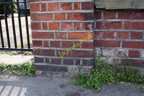 Photo 6"x4" Benchmark on Oxford Road Primary School Reading c2011