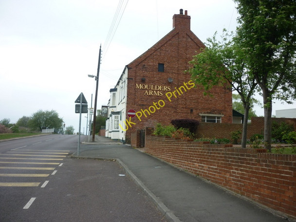 Photo 6"x4" The Moulders Arms on Birtley Lane, Birtley Ayton\/NZ2855 c2011