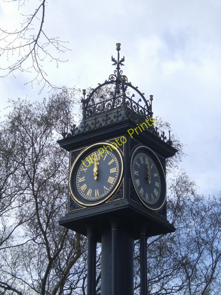 Photo 6"x4" Time stands still in the West Park Wolverhampton c2008