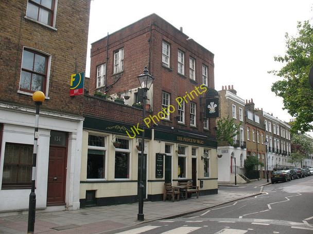 Photo 6"x4" The Prince of Wales, Vincent Terrace London c2011