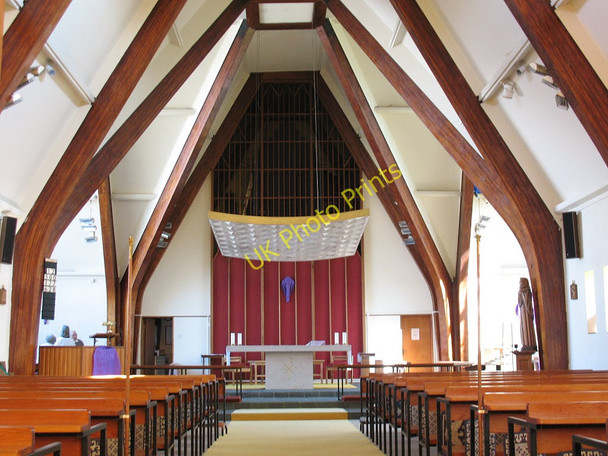 Photo 6"x4" Interior of the church of Christ the King Salfords c2011