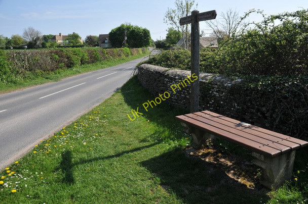 Photo 6"x4" Sign on the Thames Path at Ewen Ewen c2011