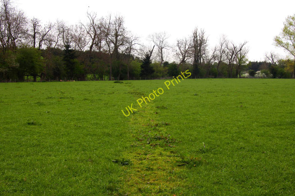 Photo 6"x4" Footpath across the field Newington\/SU6096 c2011