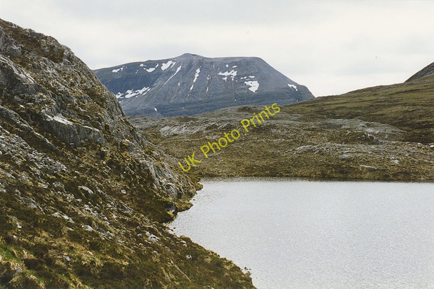 Photo 6"x4" The eastern side of Loch Allt an Daraich Anancaun c1995