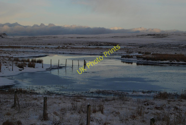 Photo 6"x4" Icy Fence Posts Loch Fada\/NG4949 c2009
