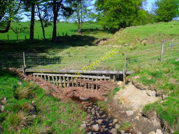 Photo 6"x4" Lodge Farm, burn Binniehill c2011