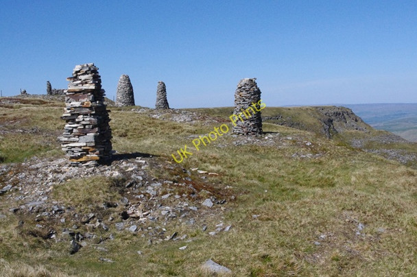 Photo 6"x4" Cairns above High White Scar, Wild Boar Fell Shoregill c2011 P1