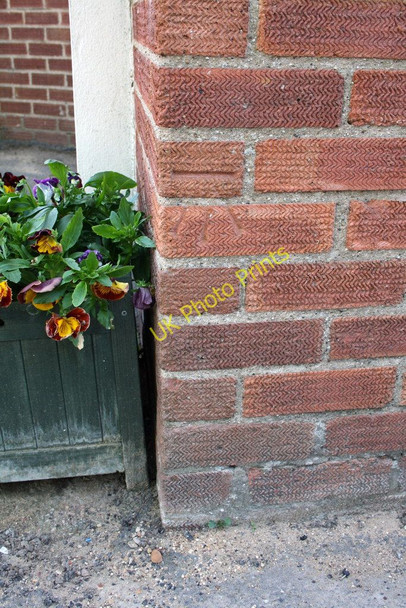 Photo 6"x4" Benchmark on #46 Hamfield Wantage c2011
