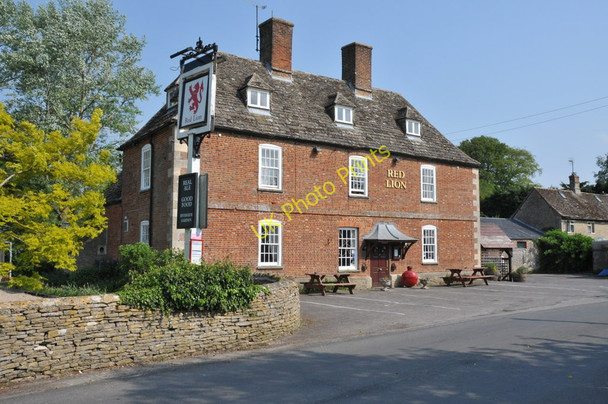 Photo 6"x4" The Red Lion, Castle Eaton Castle Eaton c2011