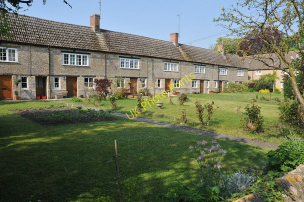 Photo 6"x4" Long Row, Castle Eaton Castle Eaton c2011