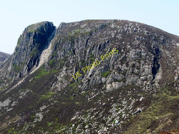 Photo 6"x4" Slieve Beg Mountain Newcastle\/J3732 c2011