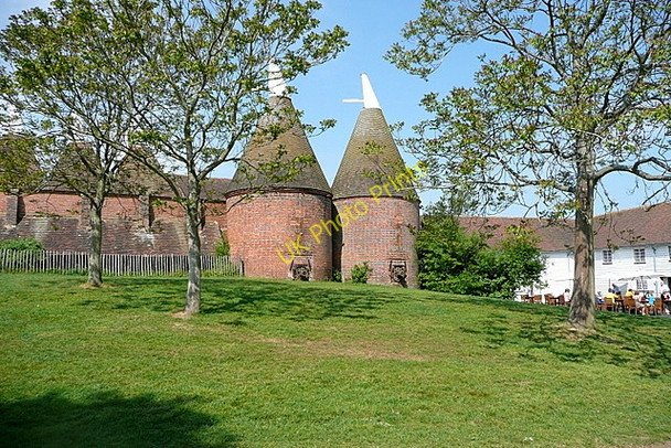 Photo 6"x4" Oast house at Sissinghurst Castle Camden Hill c2011