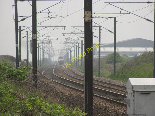 Photo 6"x4" East Coast Main Line Highfields\/NT9954 c2011