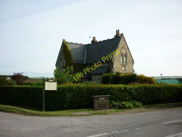Photo 6"x4" Monument Cottage, near Sledmere Wetwang c2011