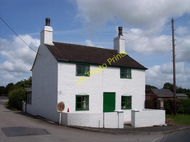 Photo 6"x4" Cross Cottage next to remains of Priory Cross Ormskirk c2011