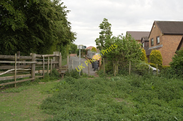 Photo 6"x4" Finger Post, Farm House Lane Barnsley\/SE3406 c2011