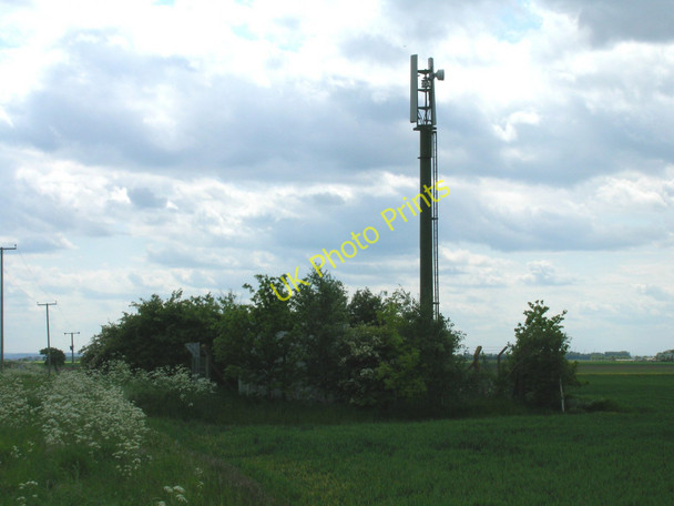 Photo 6"x4" Communications mast, Dam Lane Ottringham c2011