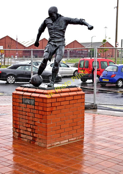 Photo 6"x4" Stanley Mortensen (Morty) Statue, near Seasiders Way, Blackpool Blackpool\/SD3136 c2011