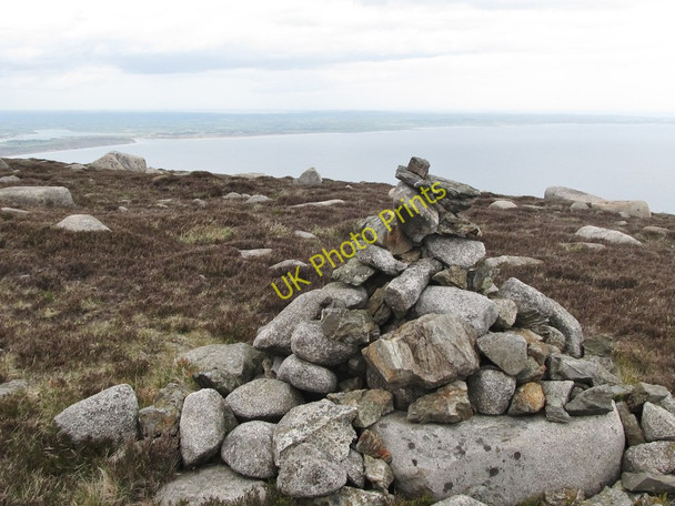 Photo 6"x4" A cairn on the summit of Slievenagarragh Newcastle\/J3732 c2011