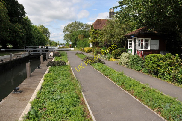 Photo 6"x4" Grafton Lock Radcot c2011